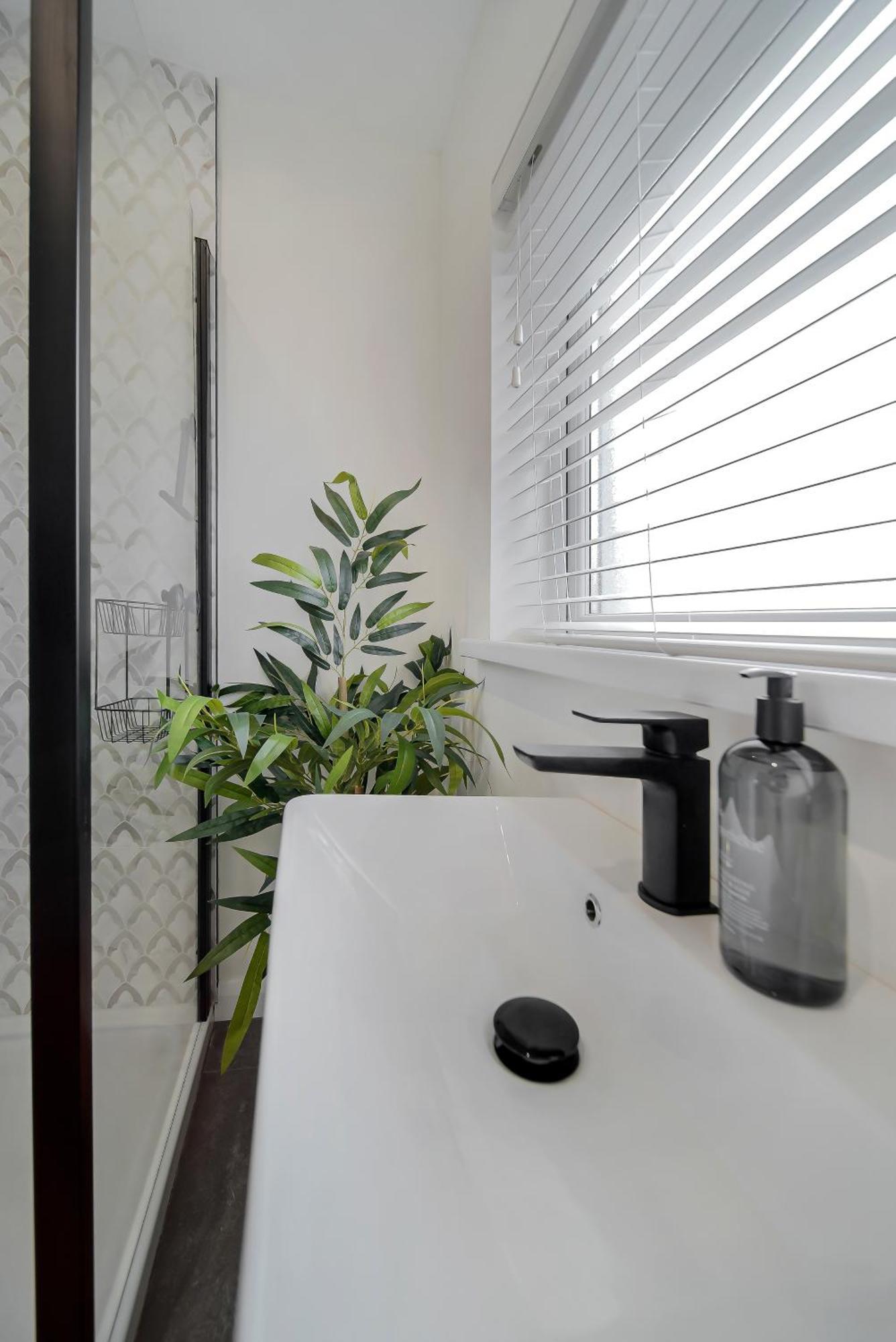 The Burrow Apartamento Sion Mills Exterior foto